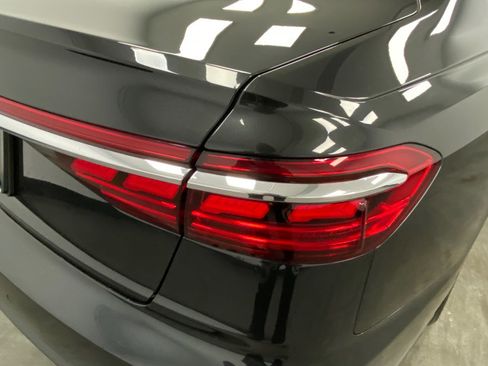 Used 2020 Audi S8 L w/ S8 Executive Package image 14
