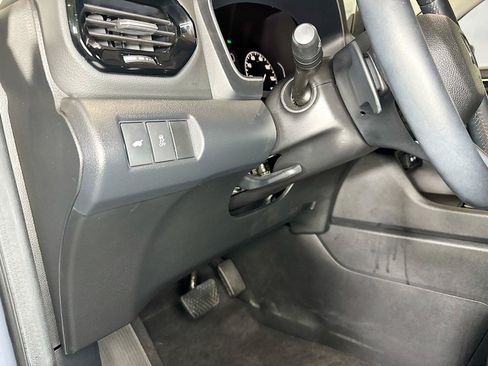 Used 2025 Honda Pilot Touring image 7