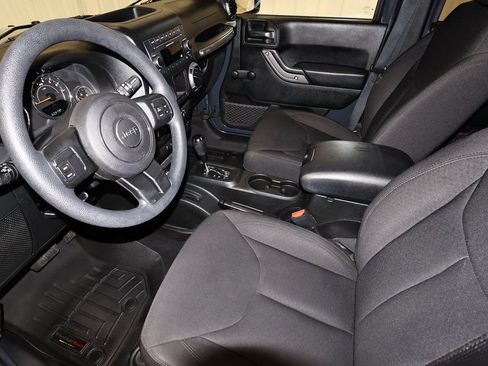 Used 2018 Jeep Wrangler Unlimited Sport image 27