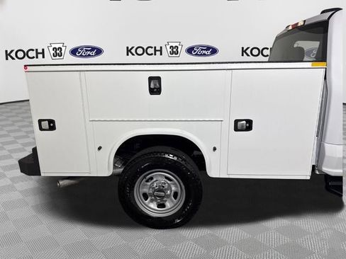 New 2026 Ford F350 XL w/ XL Chrome Package AWD/4WD image 15