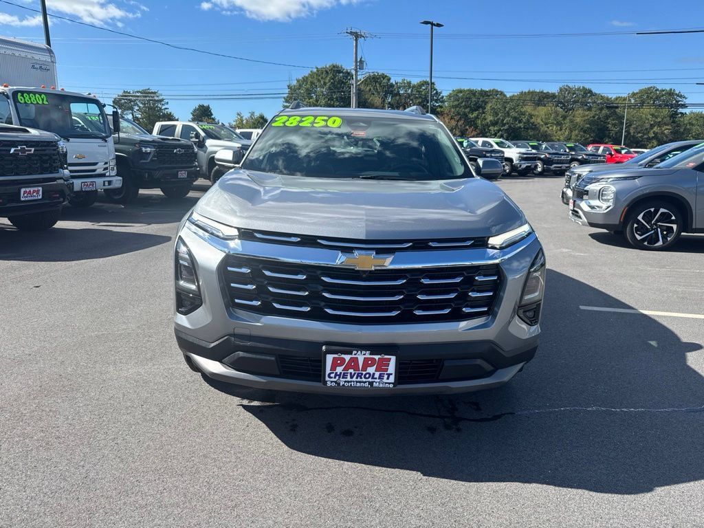Used 2025 Chevrolet Equinox LT w/ Convenience Package II AWD/4WD image 11