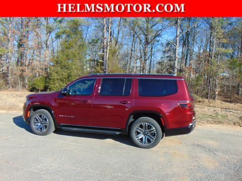 Certified 2025 Jeep Wagoneer 4WD image 5