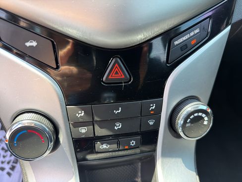 Used 2015 Chevrolet Cruze LT FWD image 19