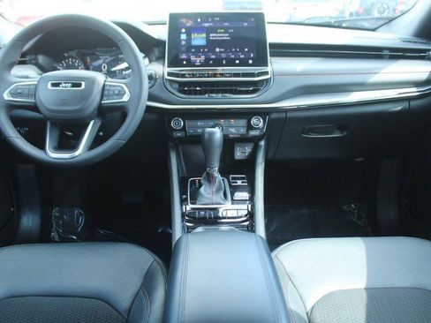 Used 2024 Jeep Compass Trailhawk image 13
