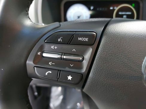 Used 2022 Hyundai Kona Limited AWD/4WD image 16
