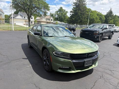 Used 2022 Dodge Charger SXT w/ Blacktop Package AWD/4WD image 4
