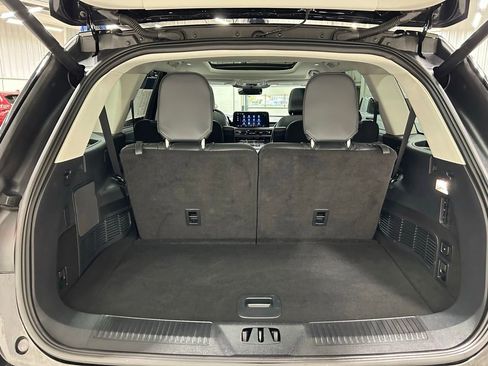 Certified 2025 Lincoln Aviator AWD image 30