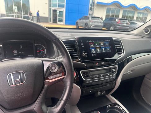 Used 2020 Honda Pilot Touring image 10