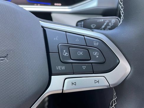 New 2026 Volkswagen Taos SE FWD image 19