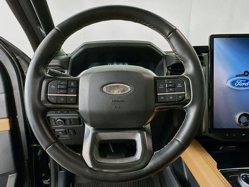 Certified 2023 Ford Expedition Platinum image 16