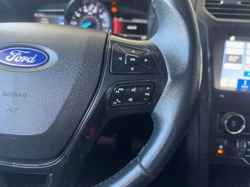 Used 2018 Ford Explorer XLT w/ Equipment Group 201A AWD/4WD image 34