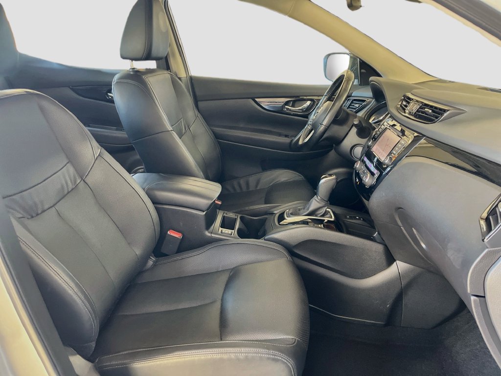 Used 2022 Nissan Rogue Sport SL AWD/4WD image 28