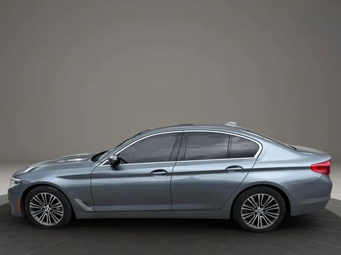 Used 2019 BMW 540i w/ Executive Package image 2