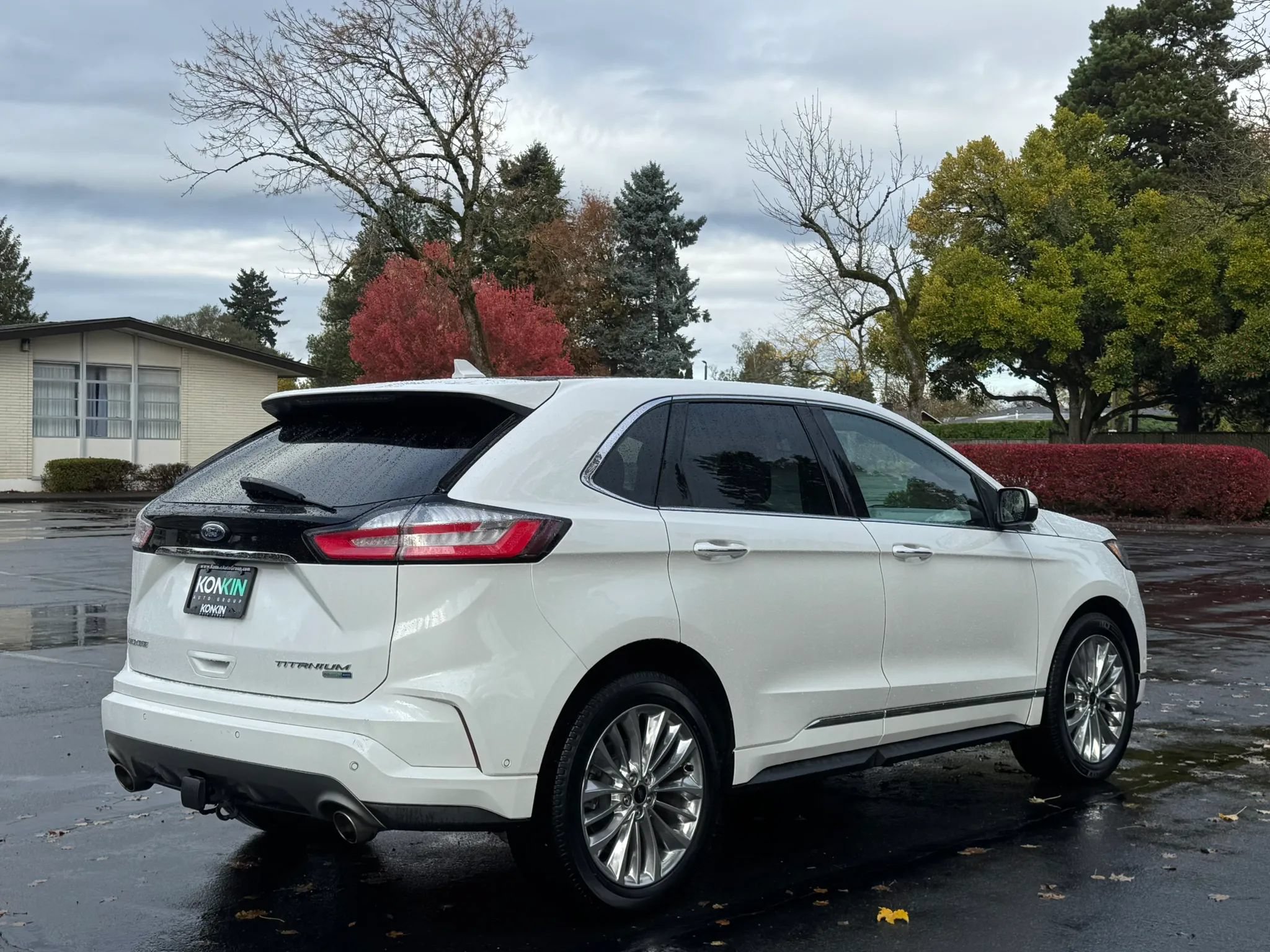 Used 2020 Ford Edge Titanium w/ Equipment Group 301A AWD/4WD image 6
