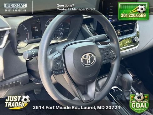 Used 2025 Toyota Corolla LE FWD image 9