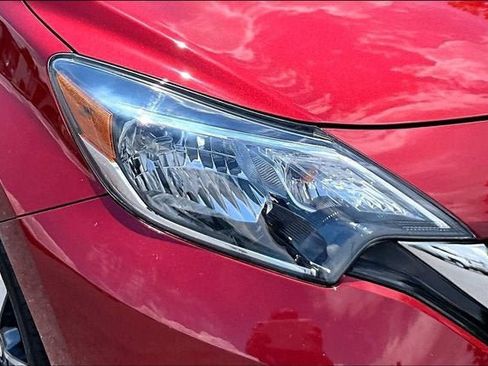 Used 2017 Nissan Versa Note FWD image 28