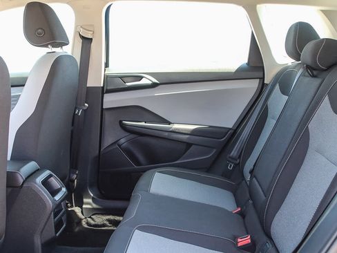 Used 2022 Volkswagen Taos S image 18