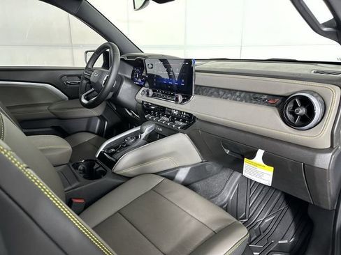 New 2026 Chevrolet Colorado ZR2 w/ Technology Package AWD/4WD image 29