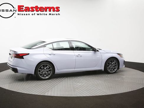 Used 2023 Nissan Altima 2.0 SR FWD image 42