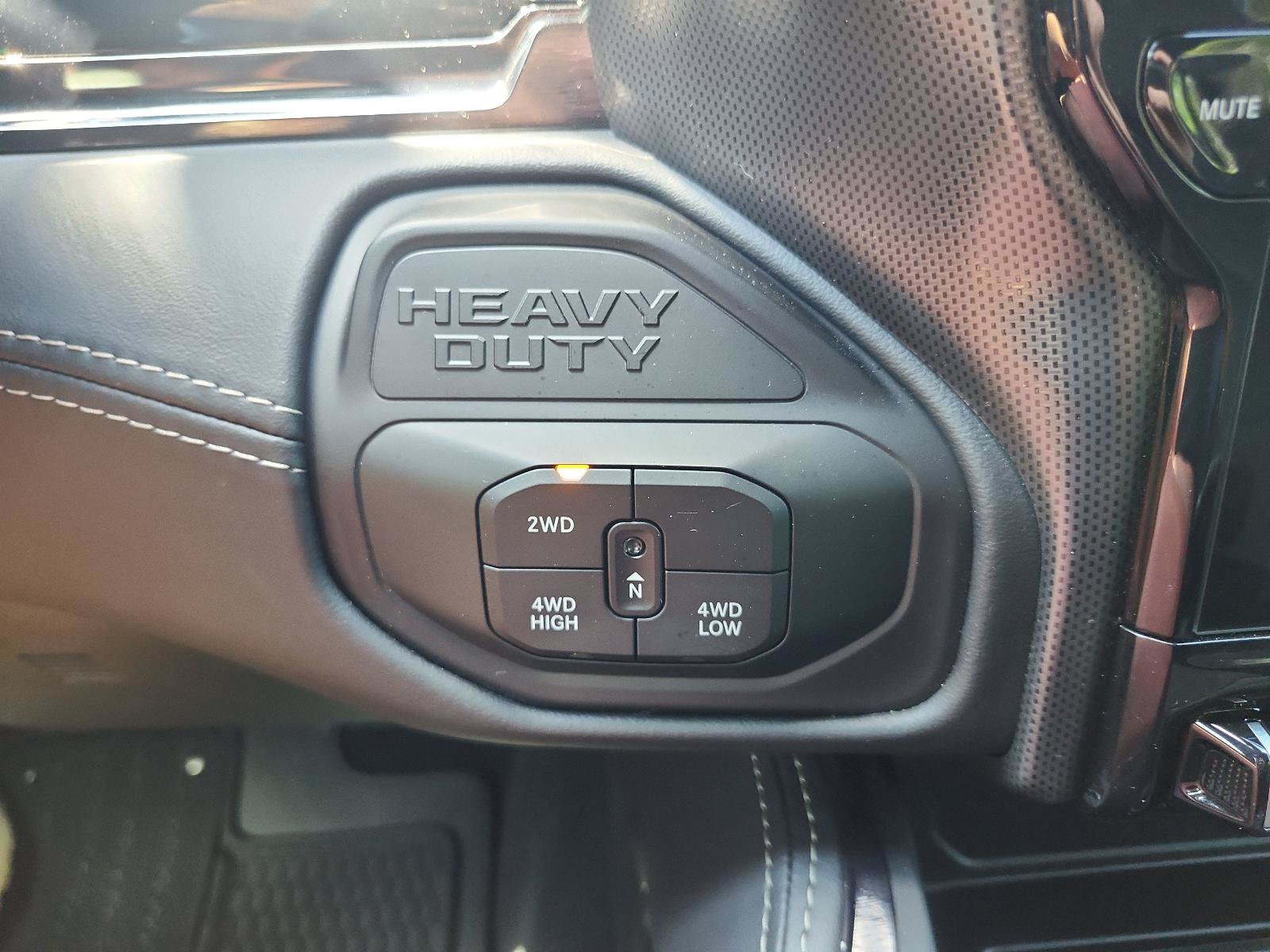 Used 2025 RAM 3500 Limited AWD/4WD image 23