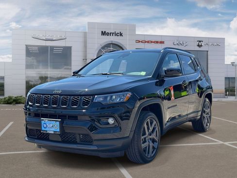 Used 2025 Jeep Compass Limited w/ Sun & Sound Group AWD/4WD image 4