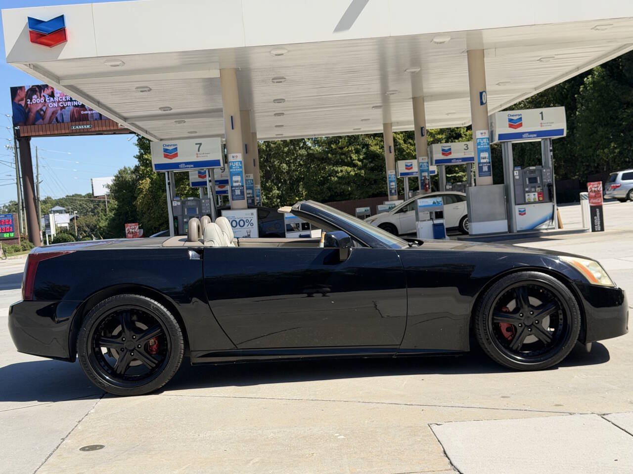 Used 2004 Cadillac XLR RWD image 19