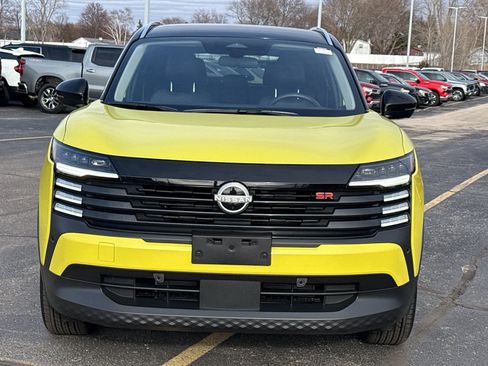 Used 2025 Nissan Kicks SR image 3