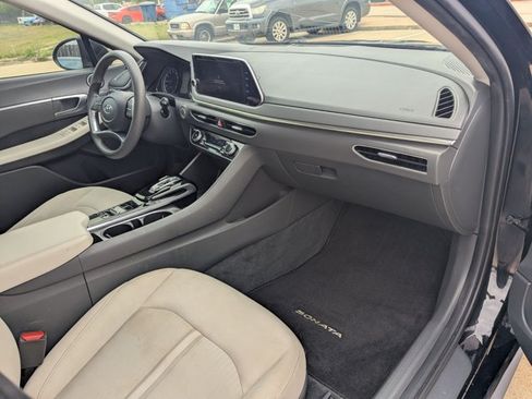 Used 2023 Hyundai Sonata SEL w/ Preferred Accessory Package FWD image 19