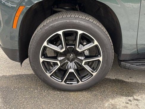 Used 2025 Chevrolet Tahoe RST w/ RST Capability Package AWD/4WD image 11