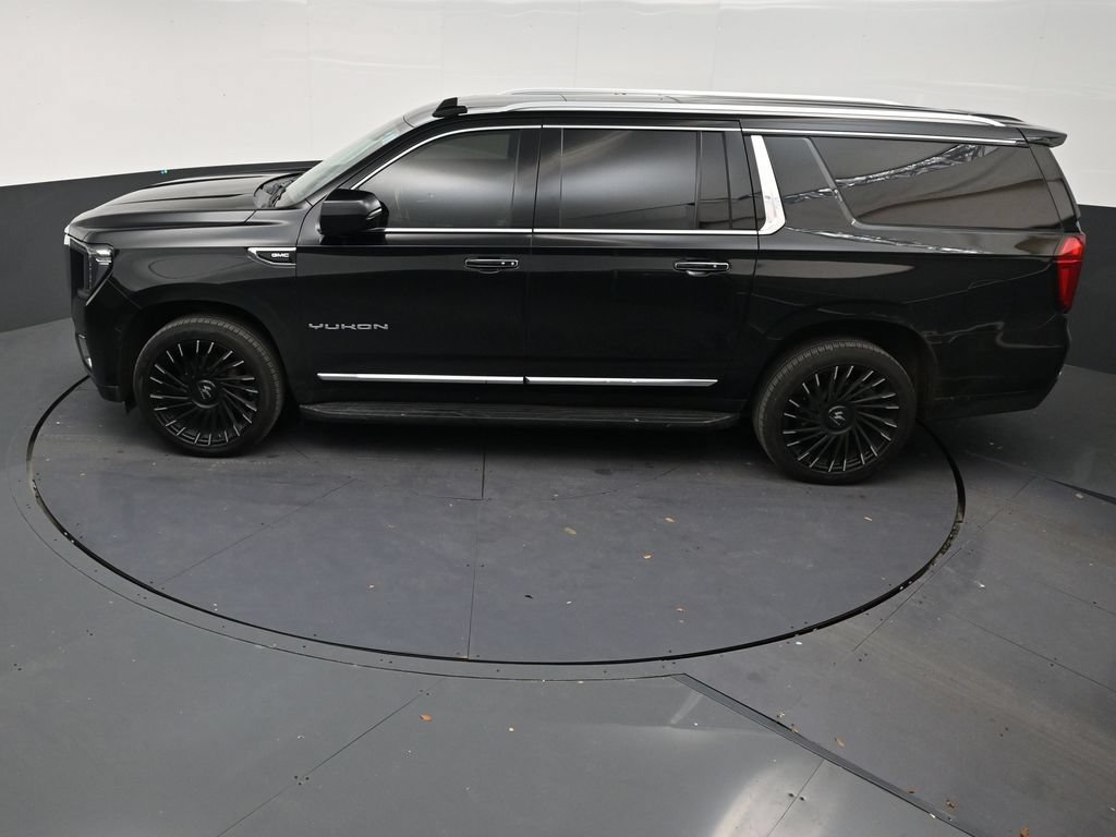 Used 2023 GMC Yukon XL SLT w/ SLT Luxury Package RWD image 13