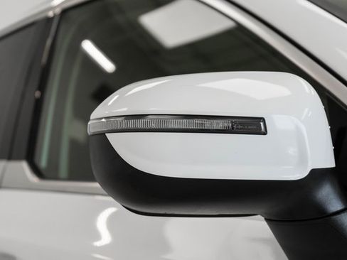 Used 2023 Kia Telluride S w/ S Sunroof Package image 8