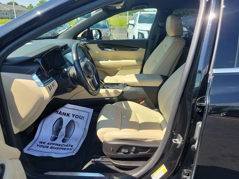 Used 2019 Cadillac XT5 Premium Luxury FWD image 17