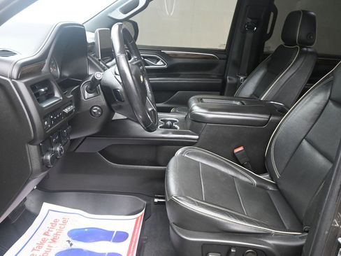 Used 2021 Chevrolet Suburban Premier w/ Premium Package image 2