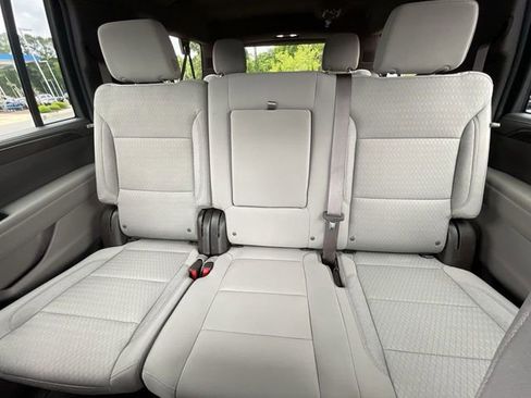 Used 2023 GMC Yukon XL SLE RWD image 17