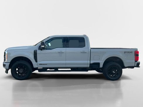 New 2026 Ford F250 Lariat w/ Black Appearance Package image 31