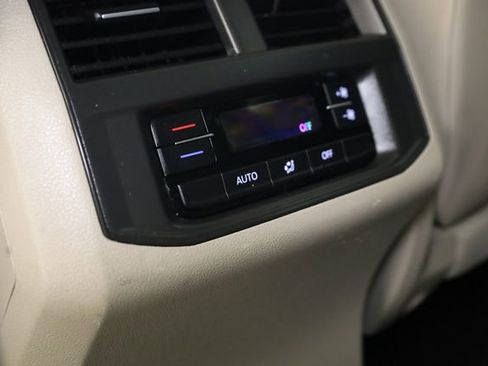 Used 2022 Volkswagen Atlas SE w/ Black Wheel Package image 28