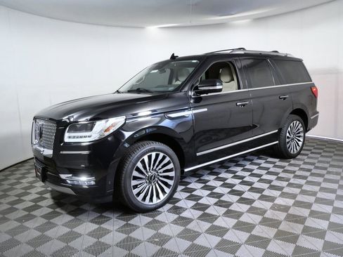 Certified 2021 Lincoln Navigator Reserve w/ Luxury Package AWD/4WD image 5