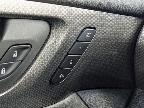 Used 2023 Chevrolet Traverse Premier w/ Redline Edition FWD image 38