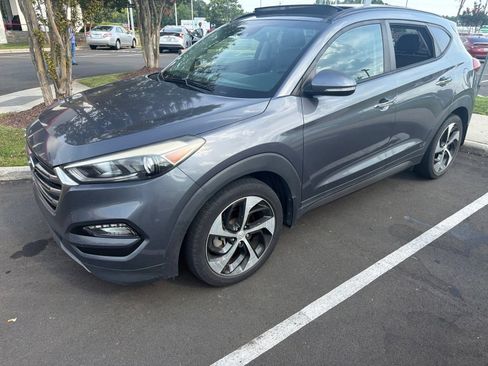 Used 2016 Hyundai Tucson Limited w/ Option Group 03 FWD image 10