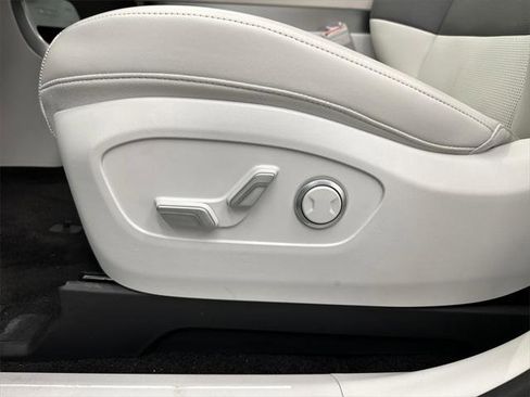 New 2026 Hyundai Ioniq 9 SEL image 10