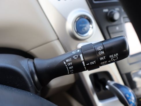 Used 2014 Toyota Prius V Three FWD image 22