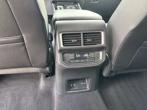 Used 2025 Volkswagen Atlas SE AWD/4WD image 26