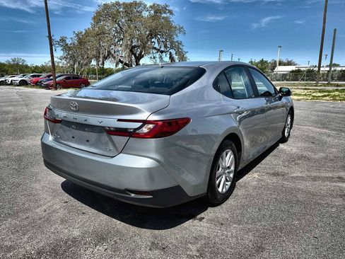 Used 2025 Toyota Camry LE FWD image 5