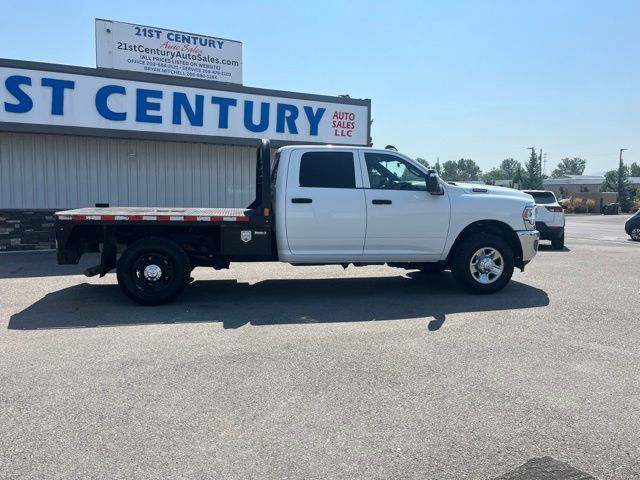 Used 2024 RAM 2500 Tradesman w/ Chrome Appearance Group AWD/4WD image 15
