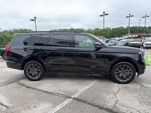 Used 2025 Ford Expedition Max Platinum w/ Stealth Performance Package AWD/4WD image 8