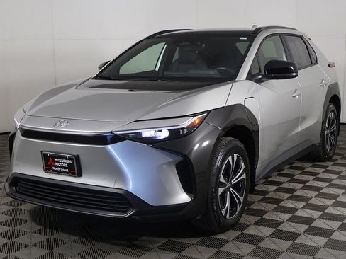 Used 2023 Toyota bZ4X AWD w/ Weather Package image 8