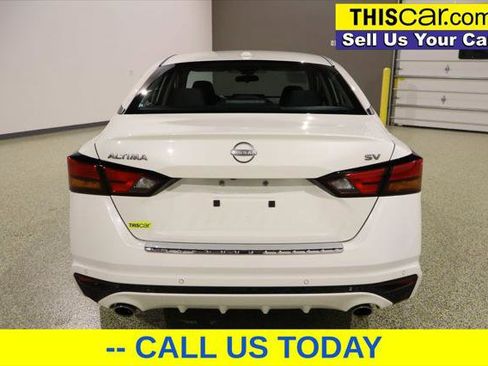 Used 2023 Nissan Altima 2.5 SV w/ SV Premium Package image 6