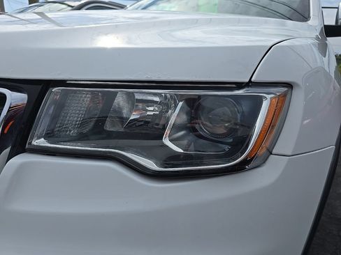 Certified 2017 Jeep Grand Cherokee Limited AWD/4WD image 5