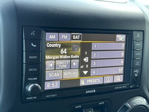 Used 2013 Jeep Wrangler Unlimited Sahara AWD/4WD image 17