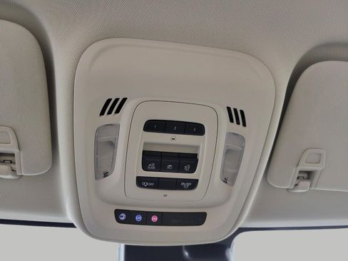 Used 2022 Buick Envision Avenir w/ Safety Package AWD/4WD image 20
